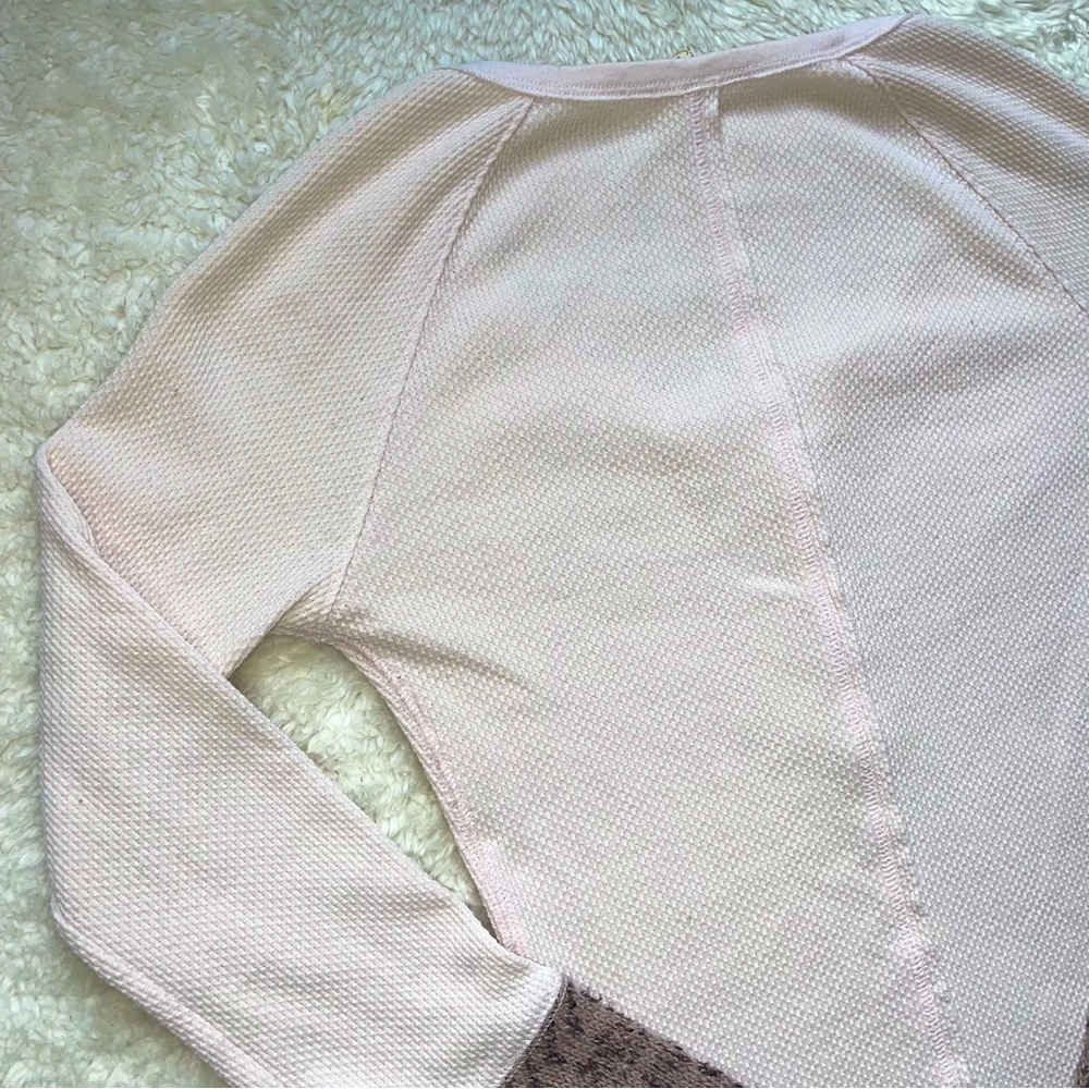 Free People light pink ski lodge thermal button henley w/ mauve crochet sleeves - Picture 6 of 6